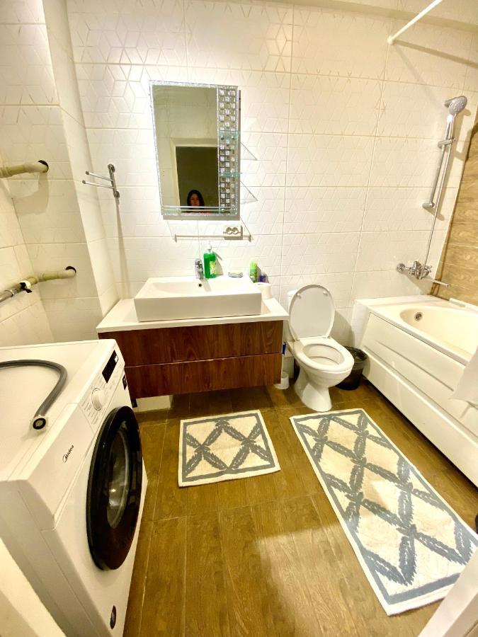 Просторная Двухкомнатная Квартира Жк Бакытты Омир Almatý Exterior foto