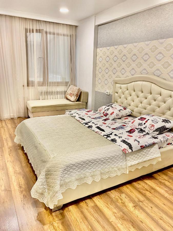 Просторная Двухкомнатная Квартира Жк Бакытты Омир Almatý Exterior foto