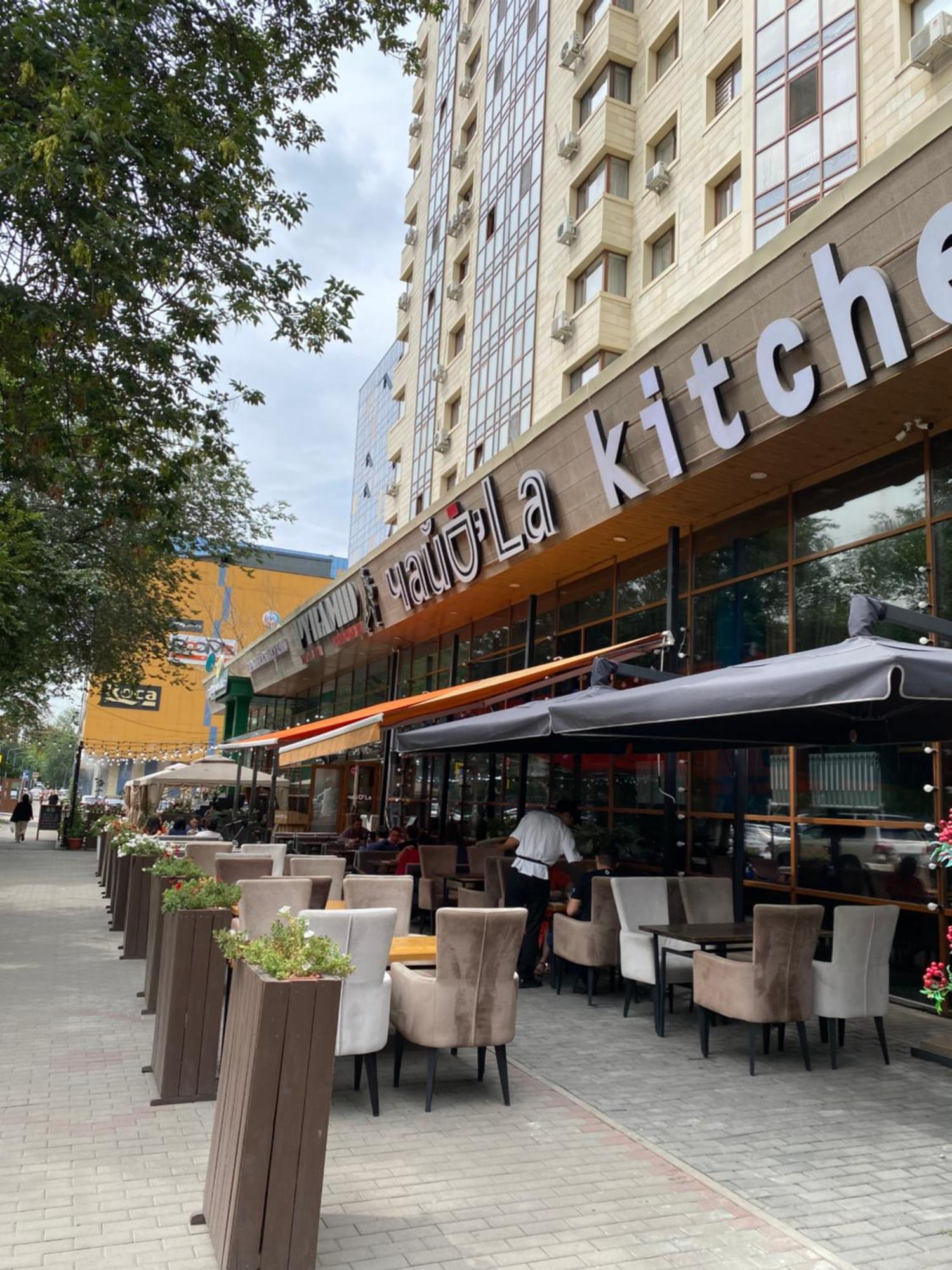 Просторная Двухкомнатная Квартира Жк Бакытты Омир Almatý Exterior foto
